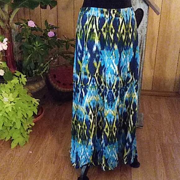 Apt. 9 Dresses & Skirts - APT9 MAXI SKIRT